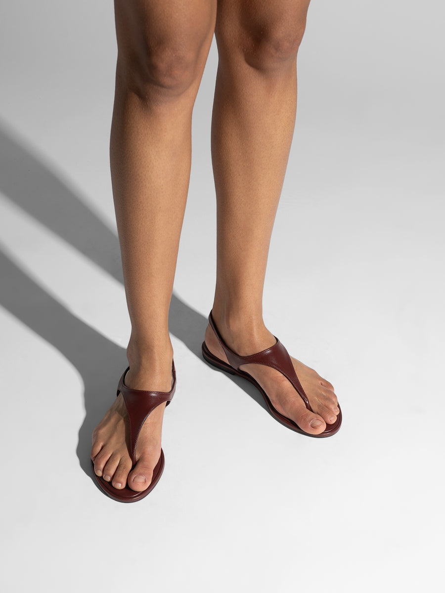 Aeyde | Raine Leather Flat Sandals for Women | Port Nappa | Round Toe | Flat Heel | On Feet