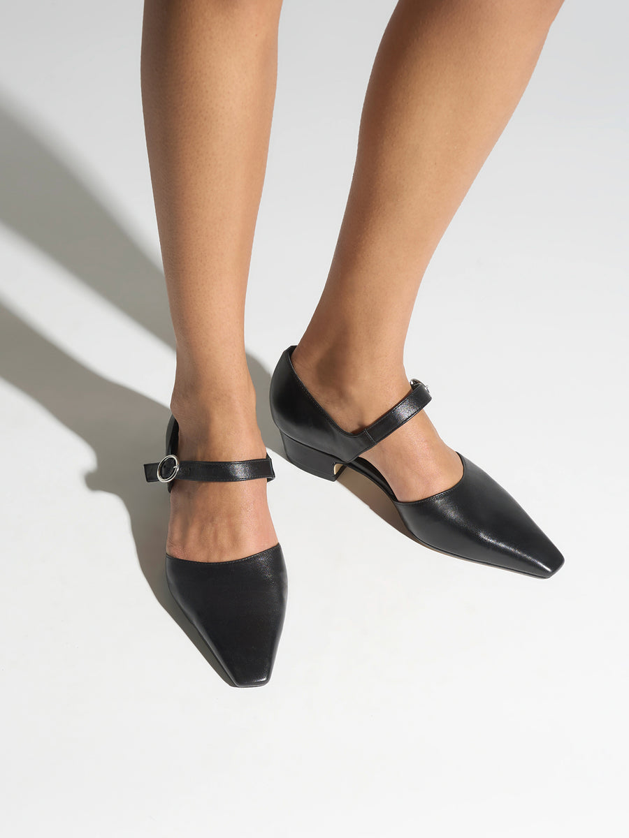 Yara Mary-Jane Pumps