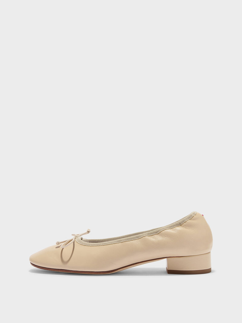 Onda Round-Toe Ballet Flats