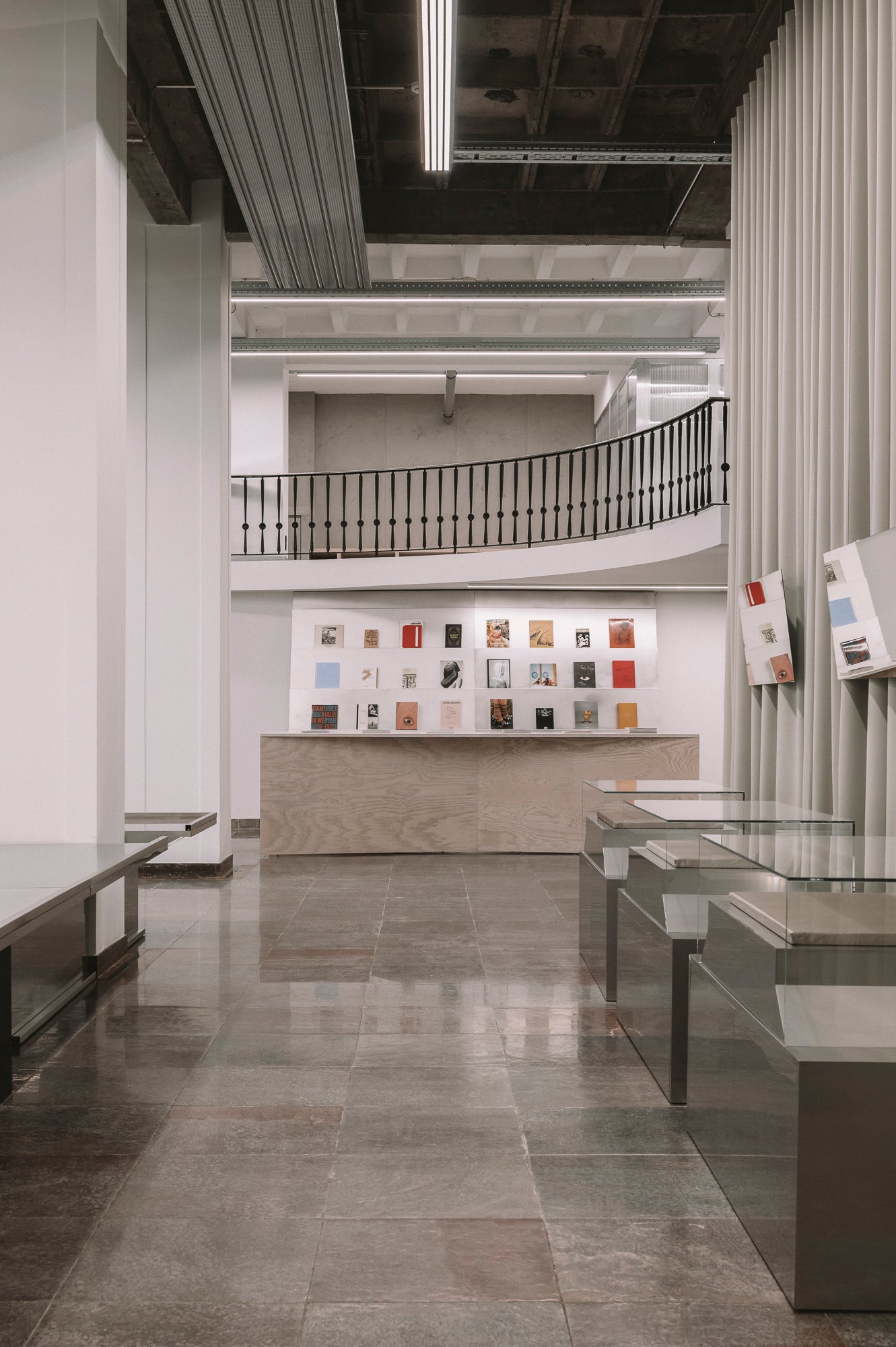 Description of the mobile image