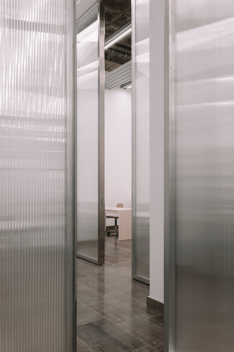 Description of the mobile image