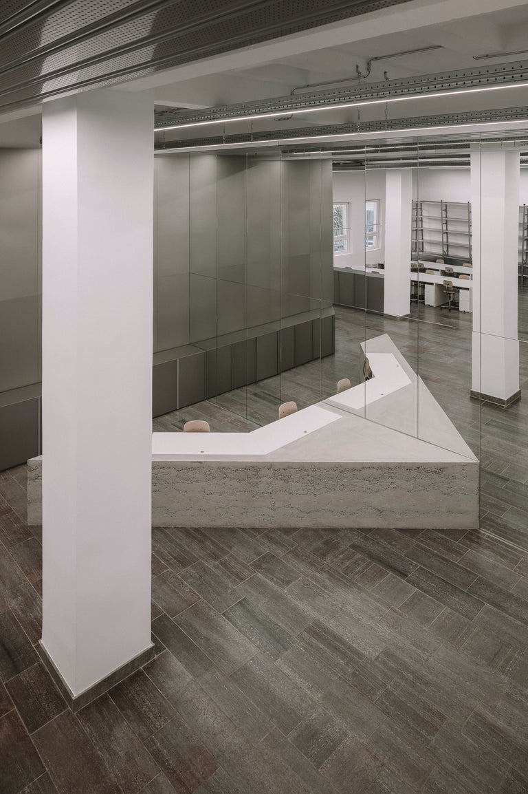 Description of the mobile image