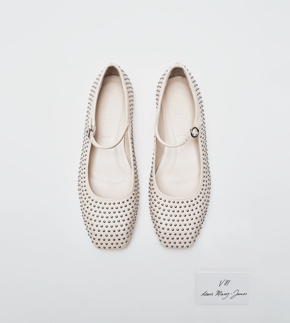 Description of the first image