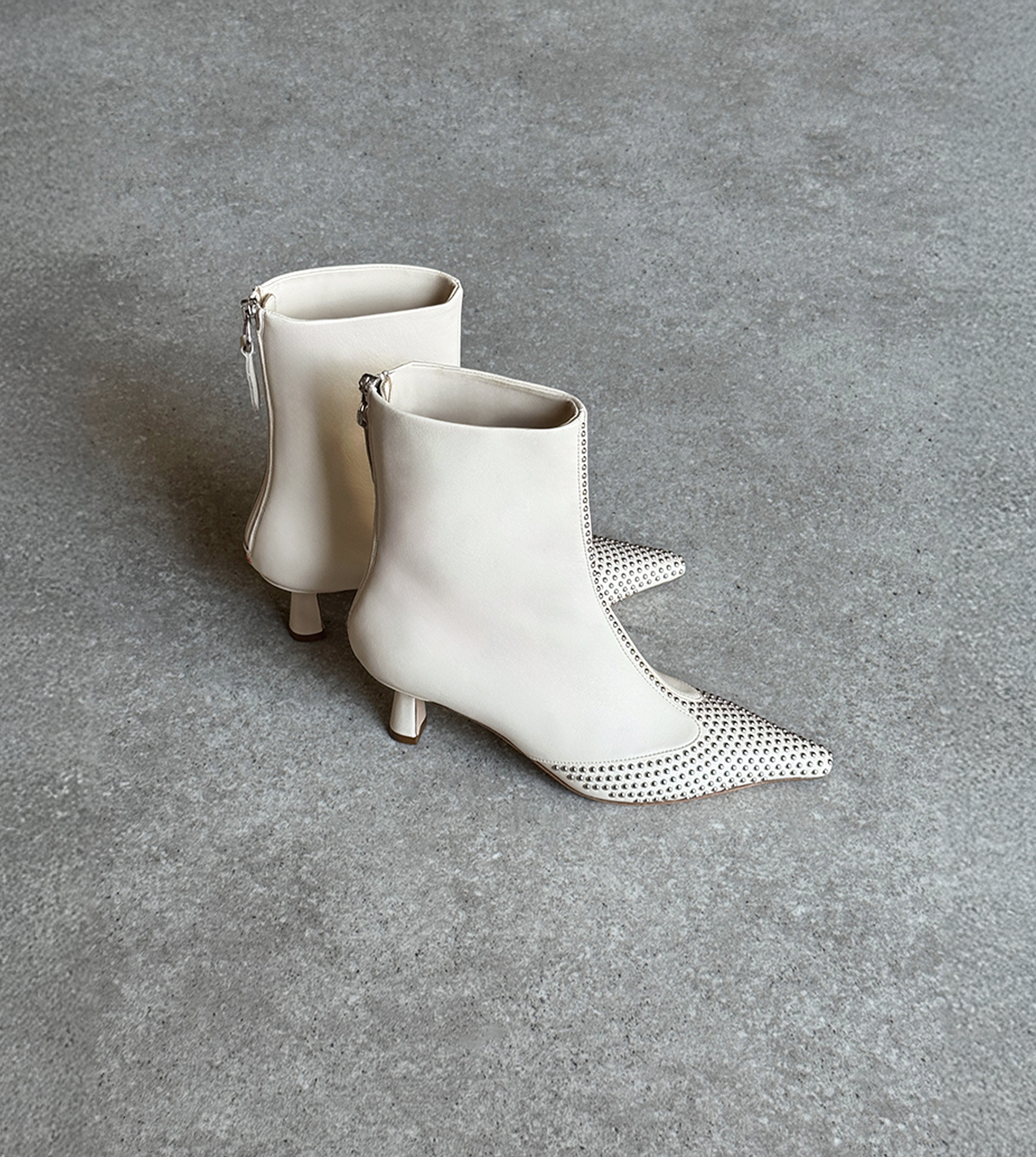 Description of the first image