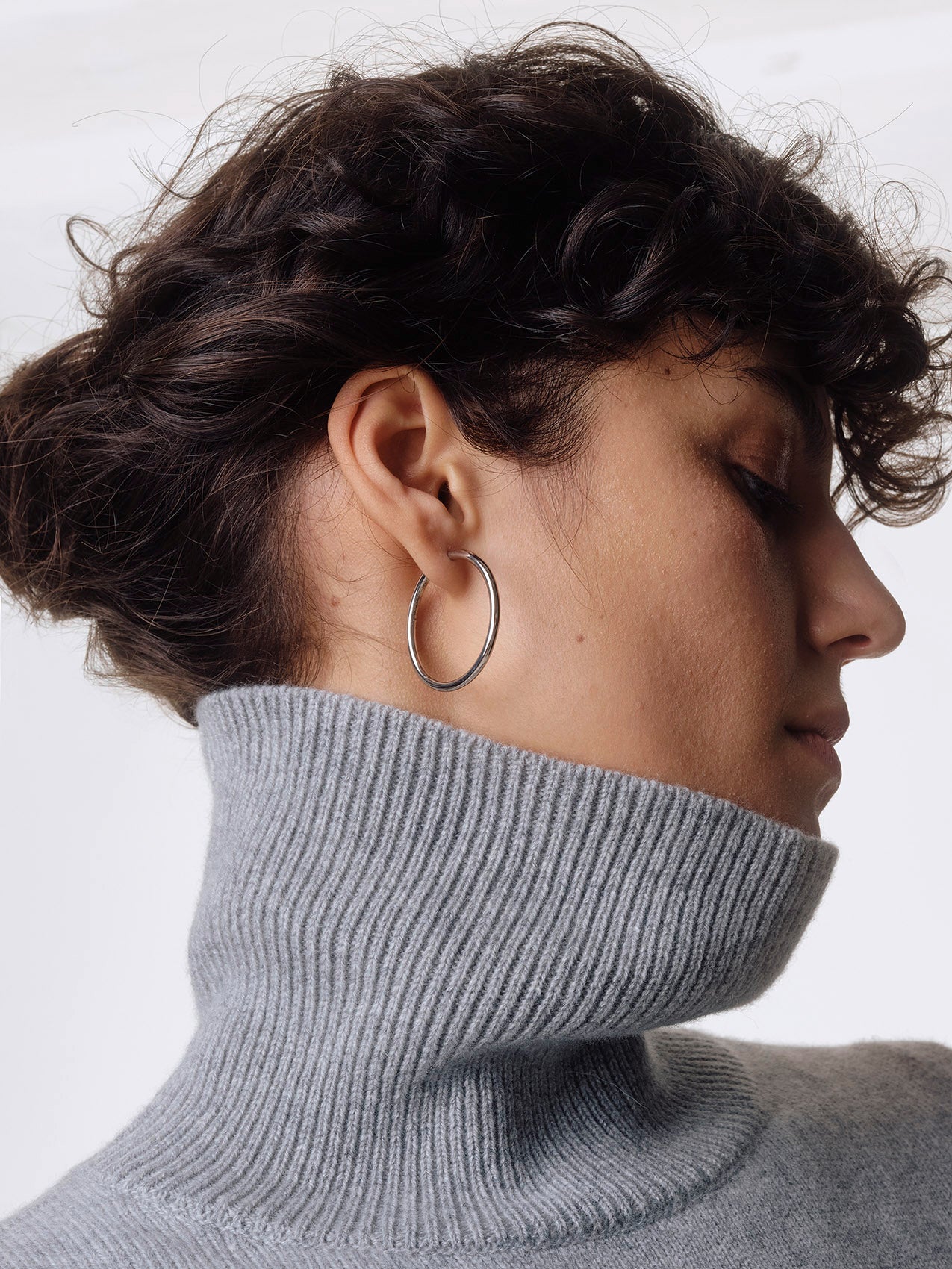 Elona Large Palladium-Plated Hoop Earrings - Image 3