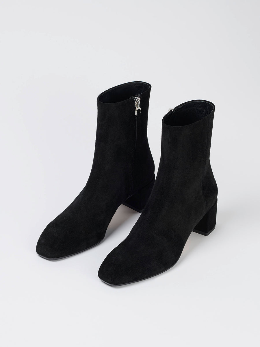 Linn Black Suede