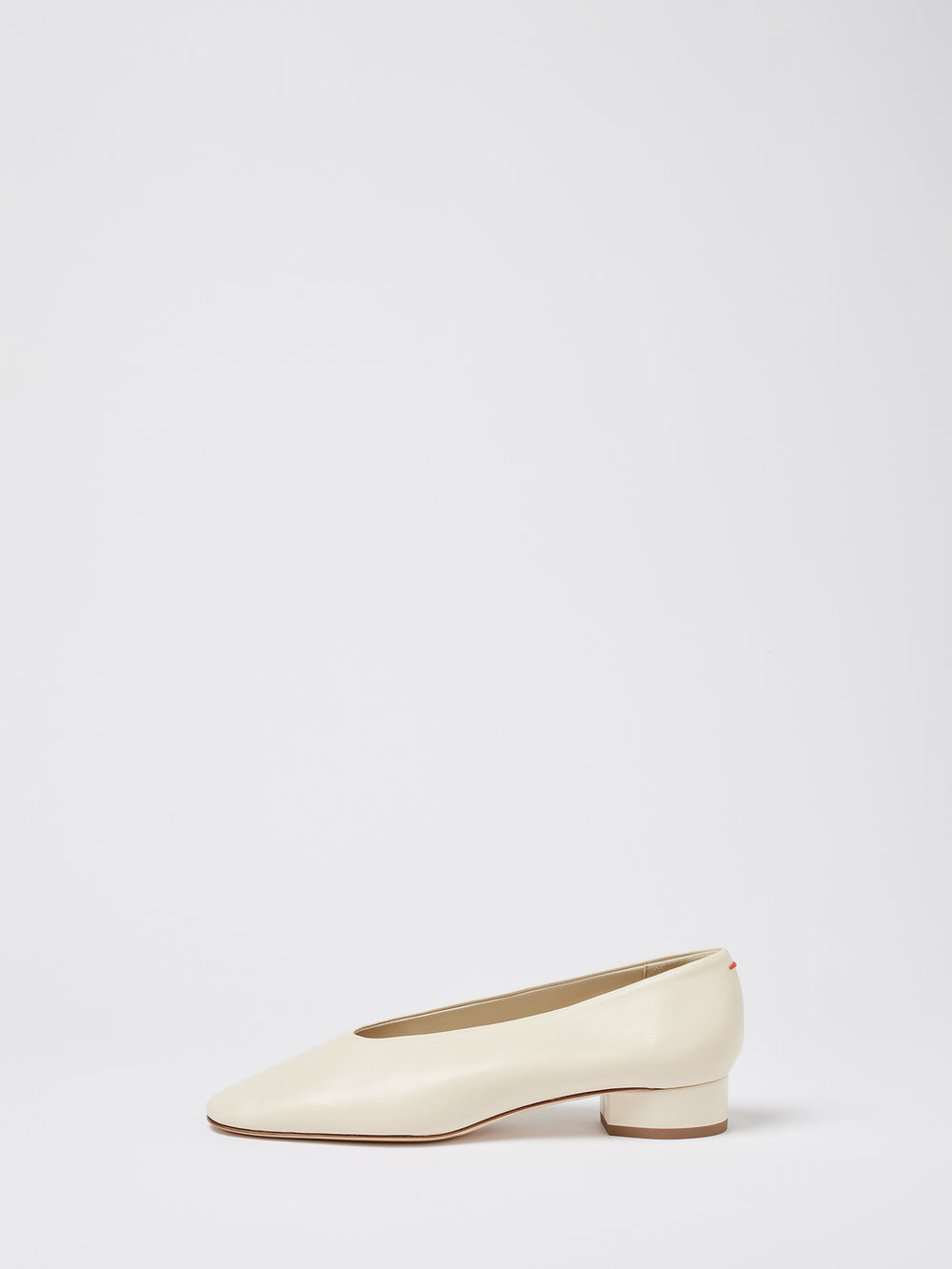 Moa Pointed Toe Flat in Scarlet
