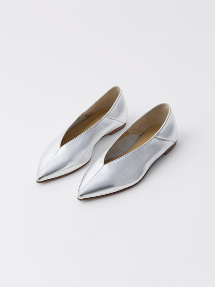 Silver pointed flat shoes shop
